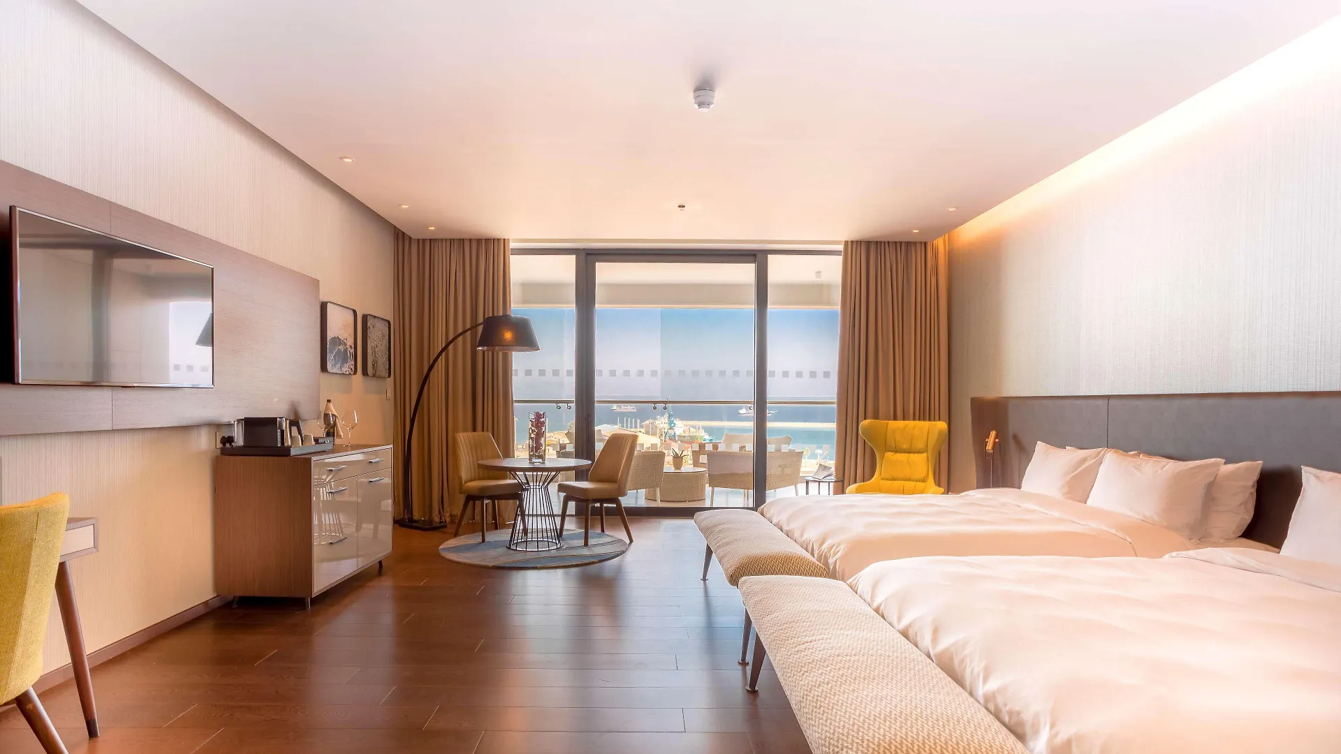 Radisson Blu Hotel, Larnaca Hotel