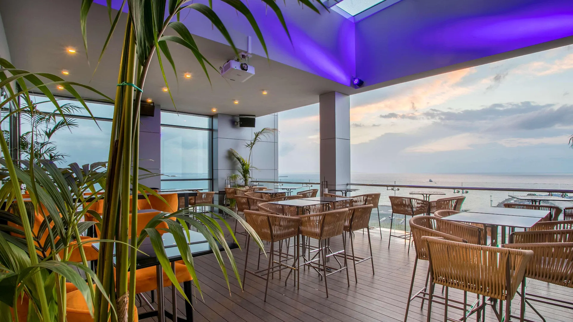 Radisson Blu Hotel, Larnaca 5*,  Chipre