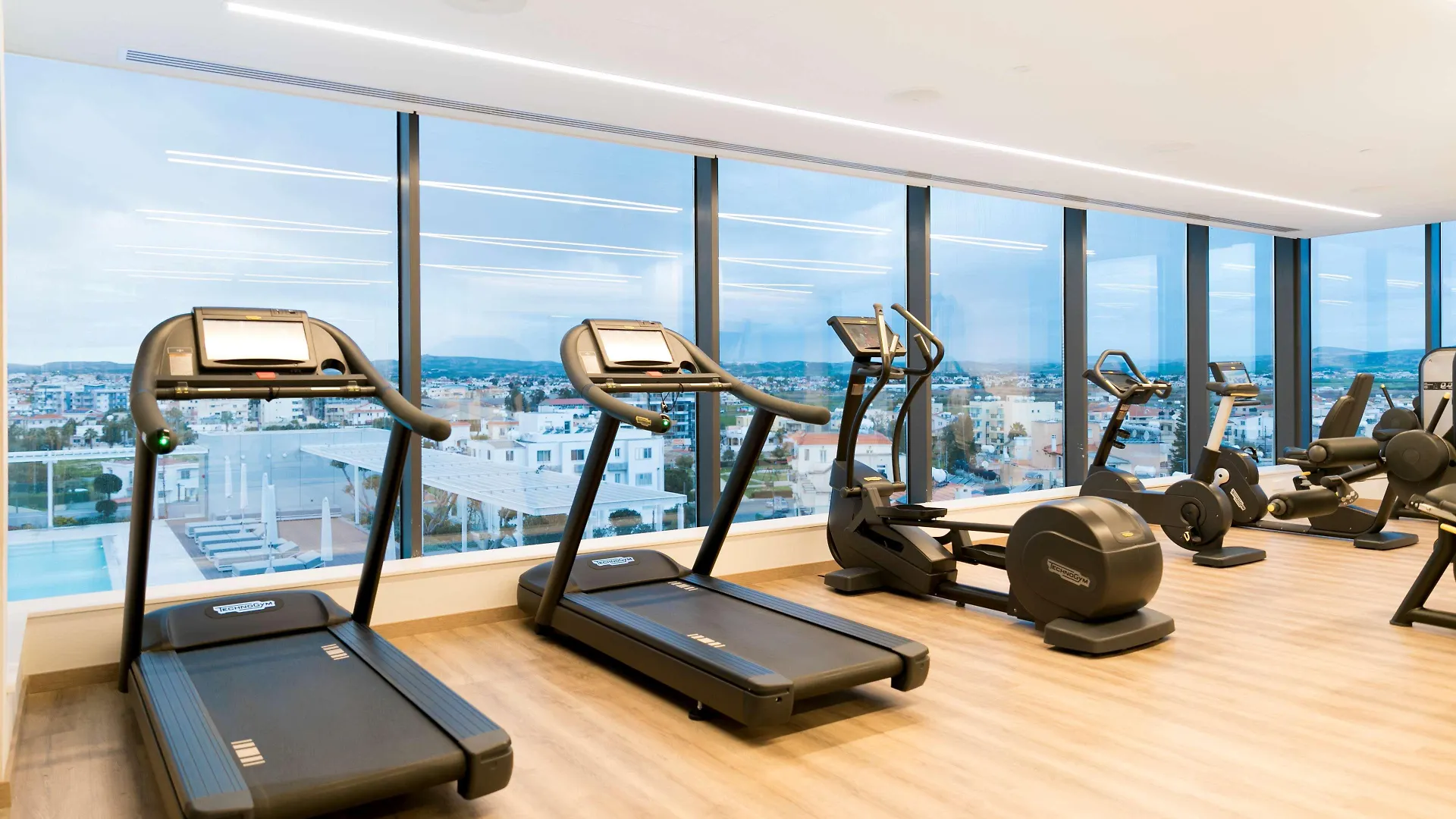 Radisson Blu Hotel, Larnaca Hotel