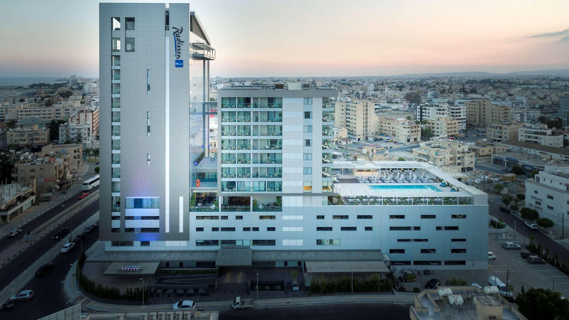 Radisson Blu Hotel, Larnaca Hotel